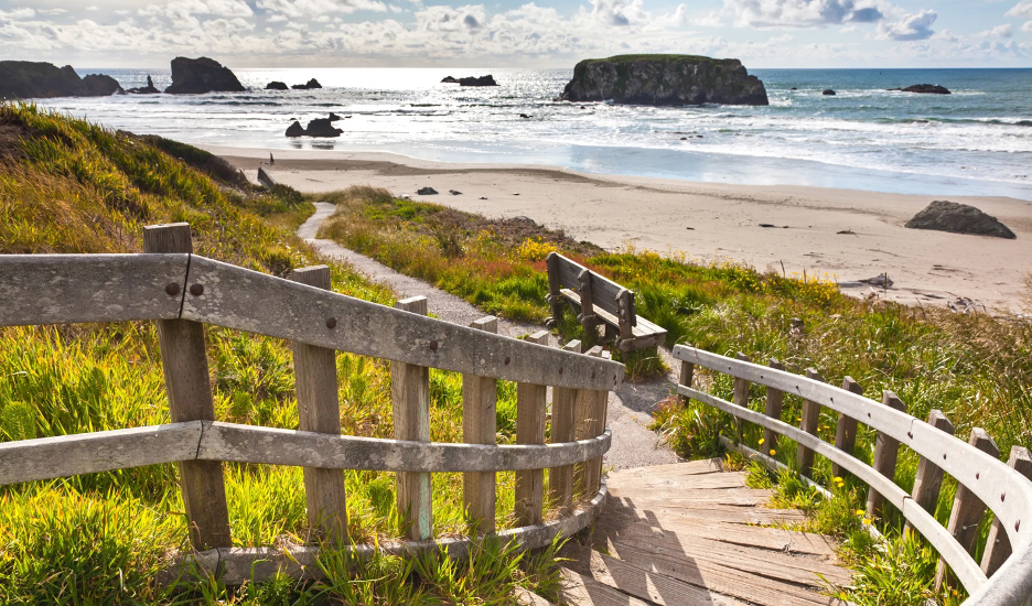 Bandon, Oregon beach with sloped pathway