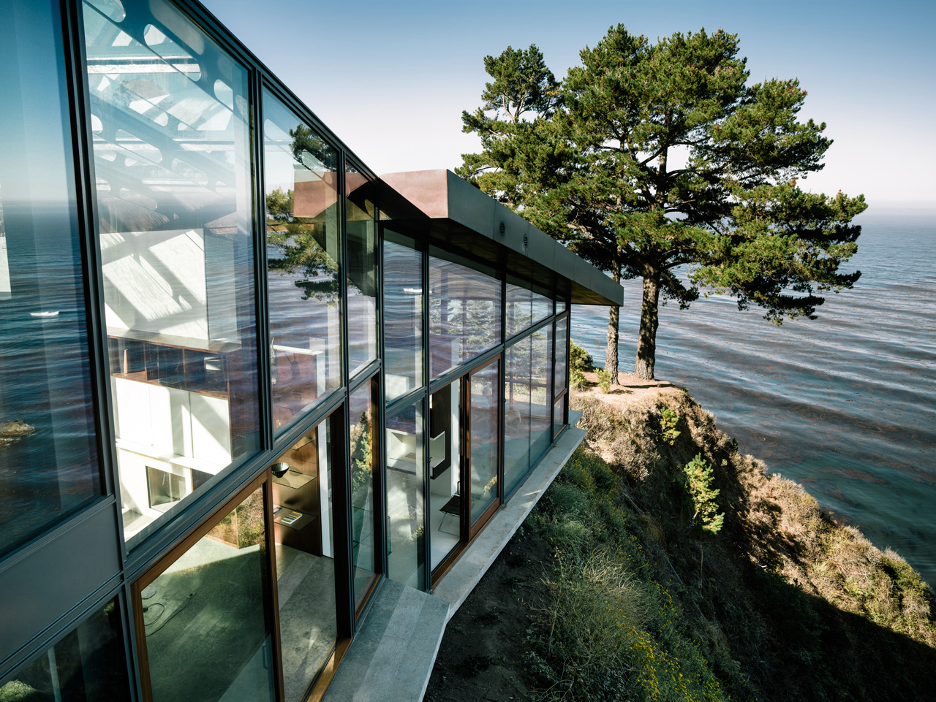 Contemporary coastal home in Big Sur, California