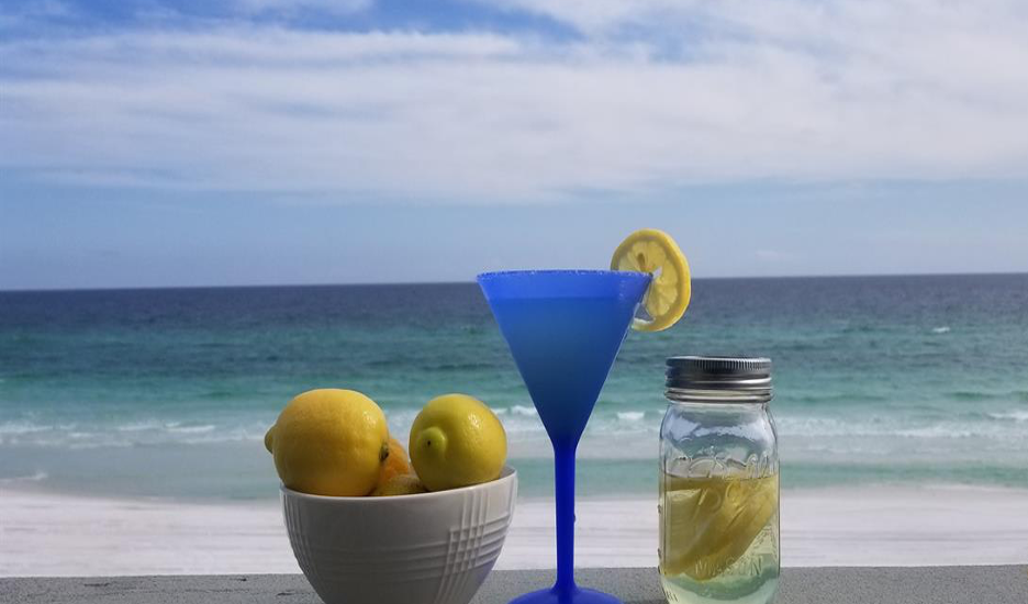 Splash of Sunshine: Lemony Citrus Cocktails