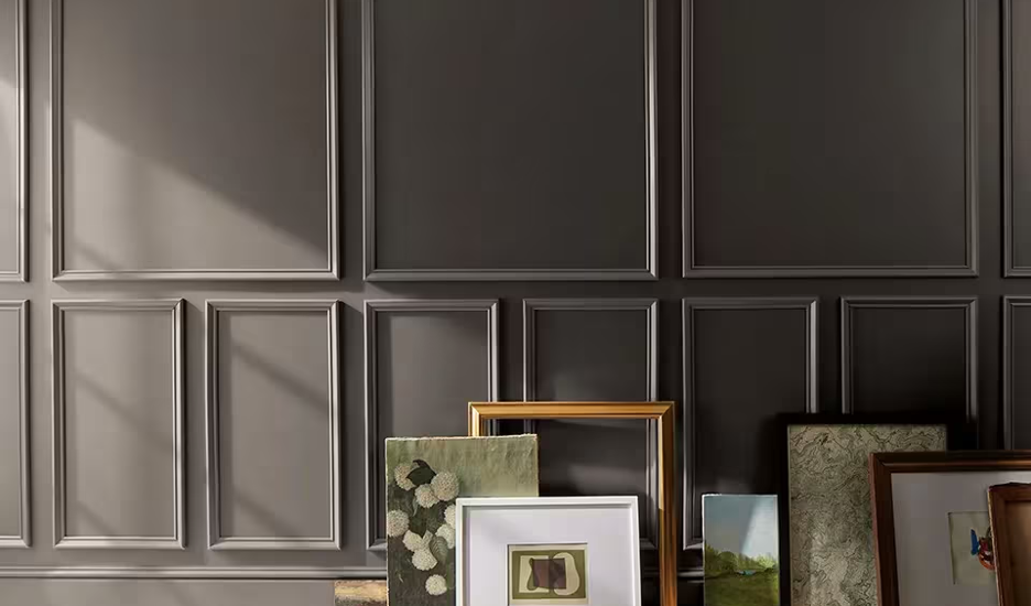 Seaside Silhouette: Benjamin Moore’s Color of the Year 2026, Silhouette AF-655, Provides an Anchor for Soft Ocean Hues