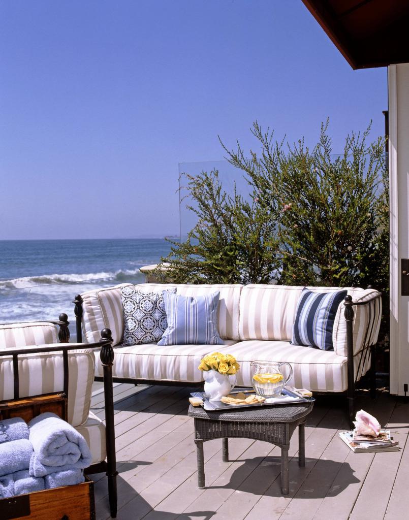 Living Privacy Walls with Native Coastal Plantings