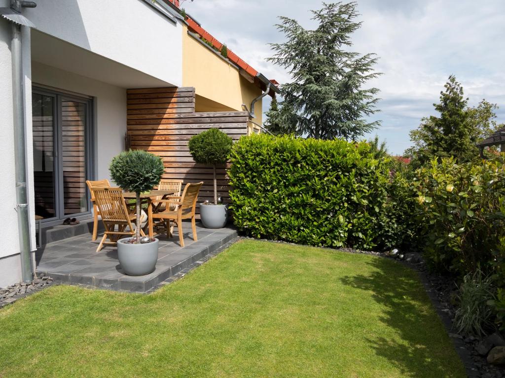Mixed-Material Retaining Walls and Privacy Features