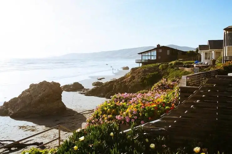 8 Ways to Build an Environment-friendly Beach House